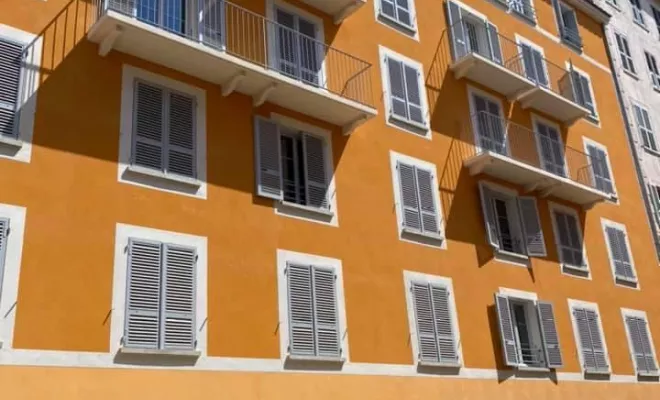 garde-corps façade bâtiment ancien BASTIA